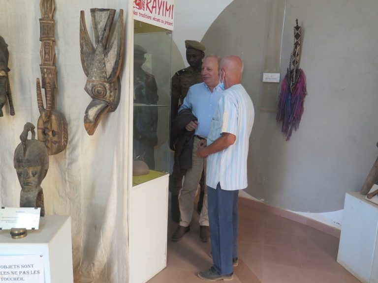 Culture: l&rsquo;Ambassadeur de France/Burkina au Musée RAYIMI de Koudougou