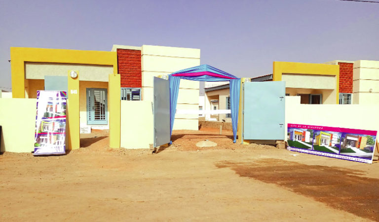 Cité : CEGECI de la diaspora, première tranche 52 souscripteurs reçoivent les clés  de leurs villas