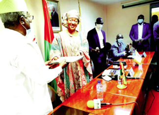 Crise étudiants nigériens-2IE : Le Médiateur du Faso, Saran SERE démêle l’écheveau