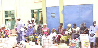 Femmes victimes des violences terroristes: la caisse populaire de Kaya apporte son soutien