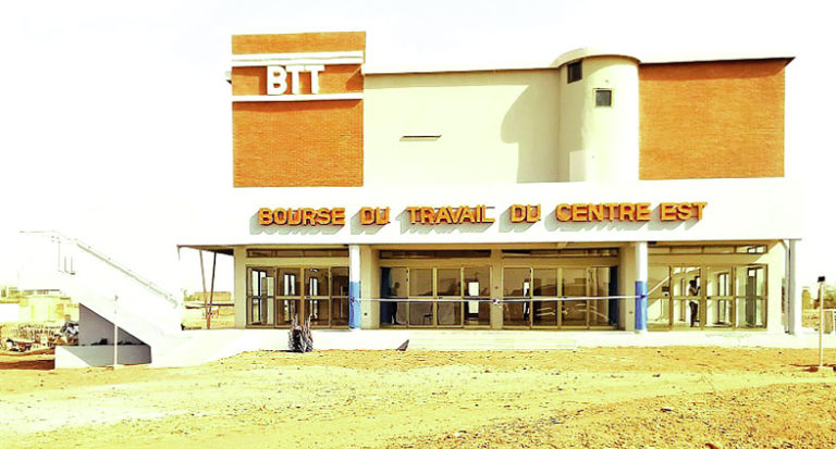 Bourse du travail du Centre-Est : Un bâtiment flambant neuf inauguré