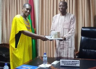 Modernisation de l’état civil au Burkina Faso : L’OIM offre des équipements