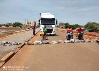 Inondation: Les riverains de la zone1 (entre maison de la femme et l’ex- maquis TV5) protestent
