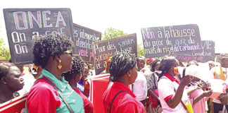 Coupures d’eau et d’électricité : Des femmes protestent à Koudougou