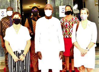 Diplomatie : Les « adieux » de l’ambassadrice du Canada au Premier ministre