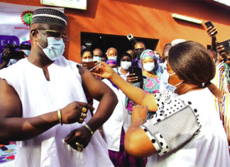 Vaccination contre la COVID-19 : les premières doses administrées