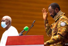 Mali: le colonel Goïta a prêté serment comme président de transition