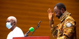 Mali: le colonel Goïta a prêté serment comme président de transition
