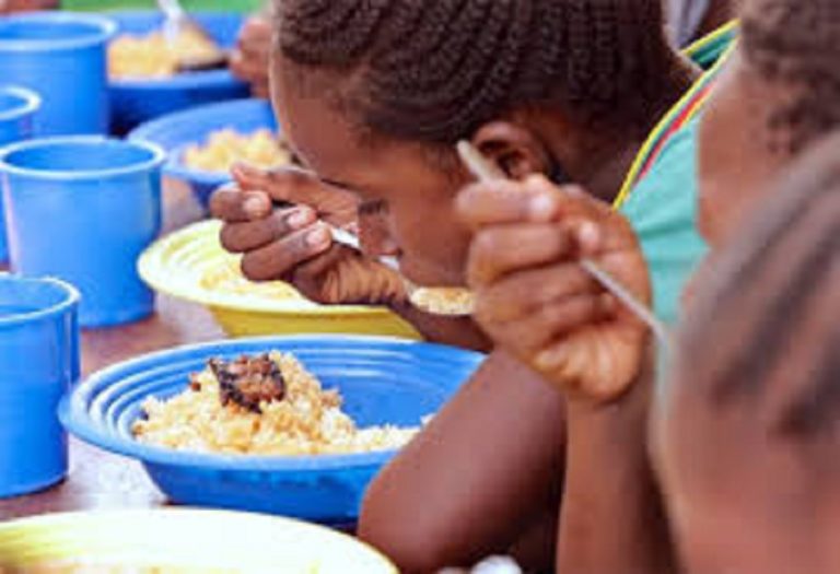 Zitenga: Le président du Faso a lancé l’initiative assurée un repas équilibré à chaque enfant en âge scolaire