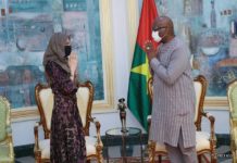 Journée mondiale des réfugiés : le président du Faso échange avec Angelina Jolie sur des questions humanitaires