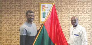 Jeux olympiques de Tokyo : le drapeau national remis à Hugues Fabrice Zango