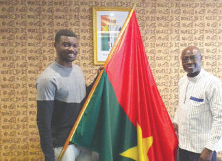 Jeux olympiques de Tokyo : le drapeau national remis à Hugues Fabrice Zango