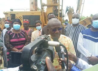 Programme d’amélioration des moyens d’existence durables: Un barrage pour le village de Niangdo et environnants