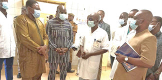 Camp Sangoulé Lamizana : deux membres du gouvernement au chevet des blessés de guerre