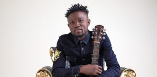 Baydrams, enseignant et artiste musicien: La craie, le micro et…Smarty