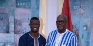 Jeux Olympiques de Tokyo : Hugues Fabrice Zango présente sa médaille au président du Faso