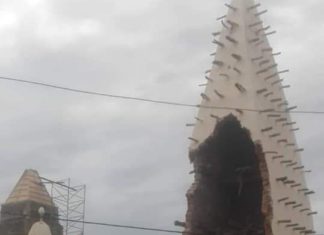 Une partie du minaret de la mosquée de Dioulassoba écroulée