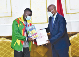 Hugues Fabrice Zango à la primature : le premier ministre offre une villa au héros national