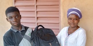 Association « Tends-moi la main » : Donner le sourire aux élèves et aux veuves en difficulté