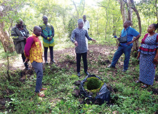 Gestion du site métallurgique de Békuy : les membres du comité local outillé