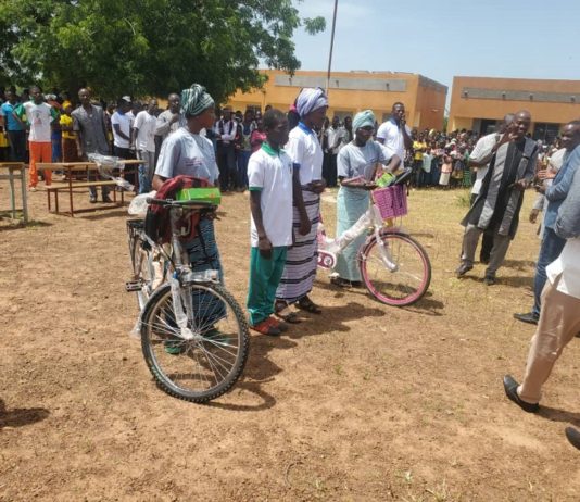 Journée d’excellence scolaire à Yamadio: Le mérite des élèves et enseignants récompensé