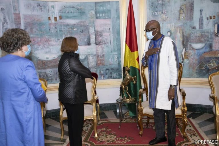 Coopération : Les Etats-unis d’Amérique veulent accompagner le Burkina Faso à faire face aux défis sécuritaire et économique