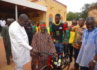 Tour du Faso 2021 : Les Étalons cyclistes demandent la bénédiction du Mogho Naaba