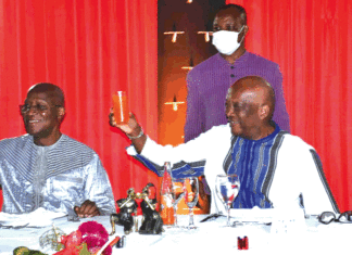 FESPACO 2021 : Des festivaliers dînent avec le président du Faso