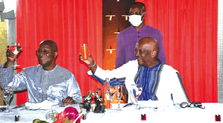 FESPACO 2021 : Des festivaliers dînent avec le président du Faso