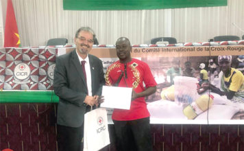 Reportage humanitaire de la Croix-Rouge : Abdel Aziz Nabaloum remporte le 1er prix