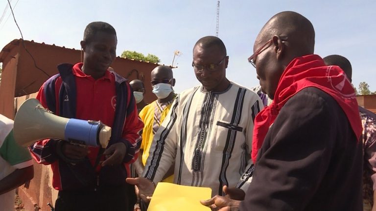 SYNATEB Yatenga : Les enseignants veulent l’organisation de leur concours professionnel