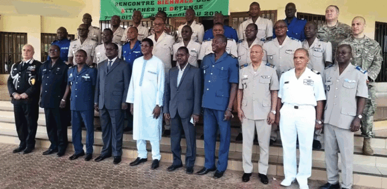 Diplomatie militaire burkinabè : Les attachés de défense informés des défis  sécuritaires