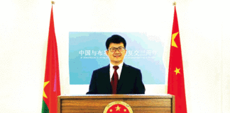 De la démocratie : « À qui revient la définition ? », Li Jian, ambassadeur