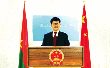 De la démocratie : « À qui revient la définition ? », Li Jian, ambassadeur