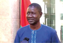 Suspension de Facebook au Burkina : « L’intérêt de la nation au-dessus des intérêts particuliers », Pr Alkassoum Maïga