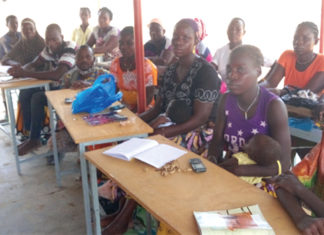 Centres d’alphabétisation au Zoundwéogo : quand les contraintes du foyer freinent l’apprentissage