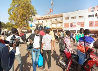 Marche meeting du 22 janvier : Un journaliste de la télévision La Chaine Africaine (LCA) blessé ce samedi.
