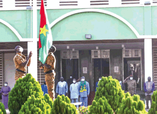 Montée des couleurs à la Primature : « Un symbole fort », selon Lassina Zerbo