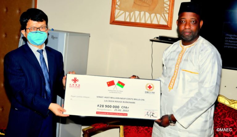 Drame de Gomblora : La Croix Rouge chinoise offre 50 000 dollars à la Croix Rouge burkinabè