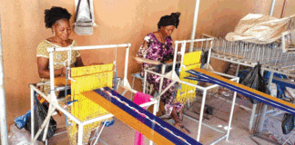 Faso dan fani : Des tisseuses, entre profits et concurrence déloyale