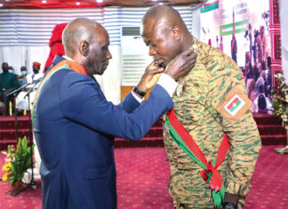 Paul-Henri Damiba investi président