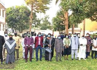 Ambassade du Burkina au Sénégal : La ministre des Affaires étrangères et des Burkinabè de l’extérieur assiste à la levée des couleurs