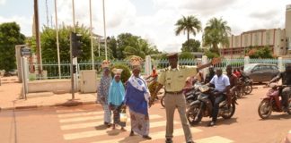 Sécurité routière : « tout conducteur qui marque un arrêt sur le passage à piéton commet une infraction », Police municipale