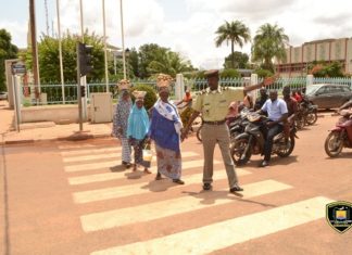 Sécurité routière : « tout conducteur qui marque un arrêt sur le passage à piéton commet une infraction », Police municipale
