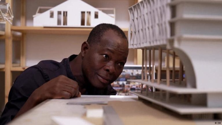 Prix Nobel de l’architecture : Le burkinabè Francis Kéré premier africain à remporter le prix Pritzker