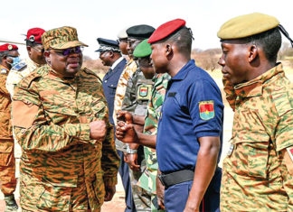 Lutte contre le terrorisme : le Premier ministre galvanise le 11e RIC de Dori