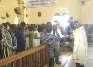 Retour de la paix au Burkina : les fidèles catholiques en union de prière