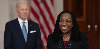 Etats-Unis : Ketanji Brown Jackson, première juge Afro-Américaine à la Cour suprême