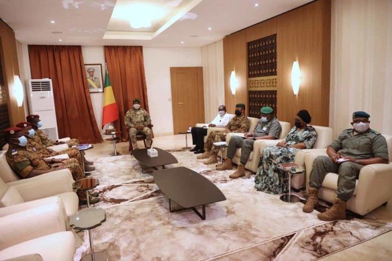 Lutte contre le terrorisme : des émissaires de Damiba chez Goïta