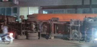 Banfora : un camion-citerne aménagé pour le transport du blé s’est renversé